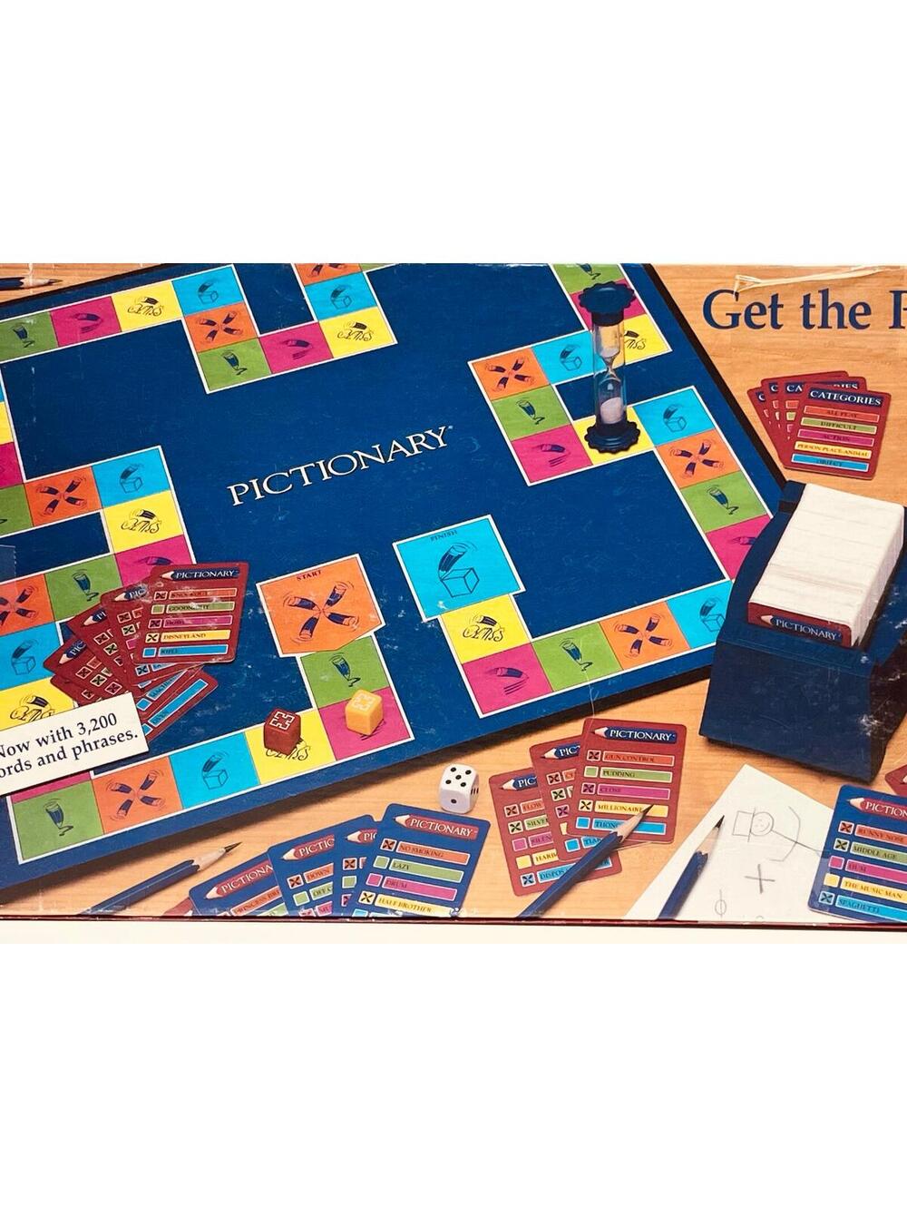 1997 Pictionary Board Game - The Game of Quick Draw